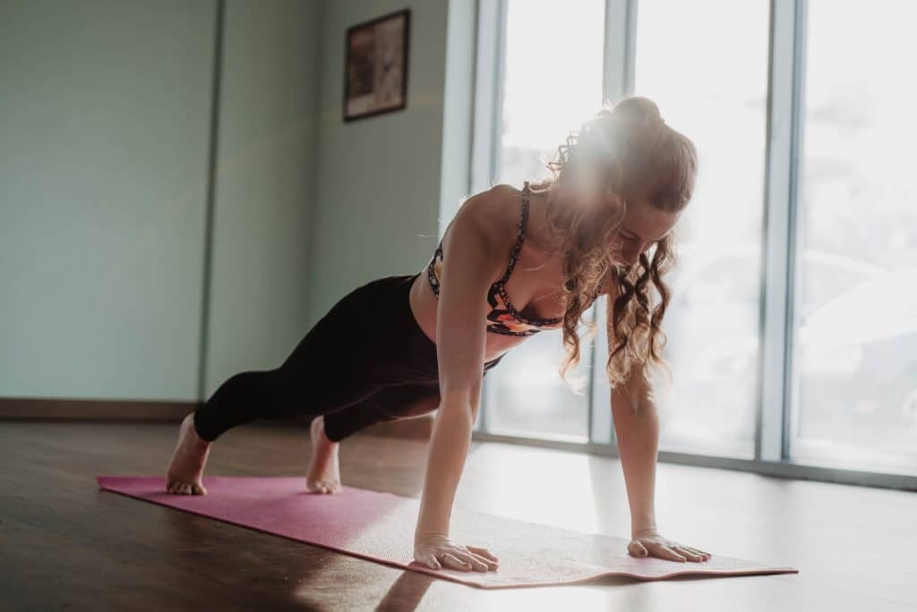 plank push up